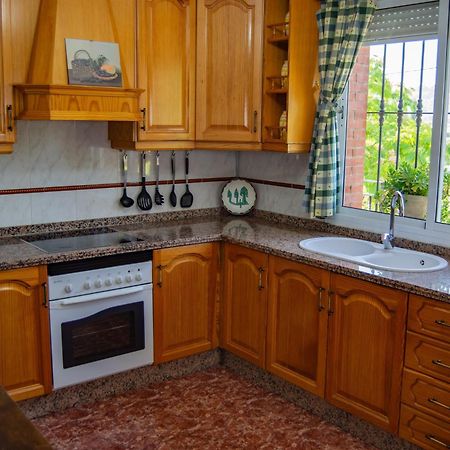 Alojamiento Rural Las Acacias Cabra Ngoại thất bức ảnh