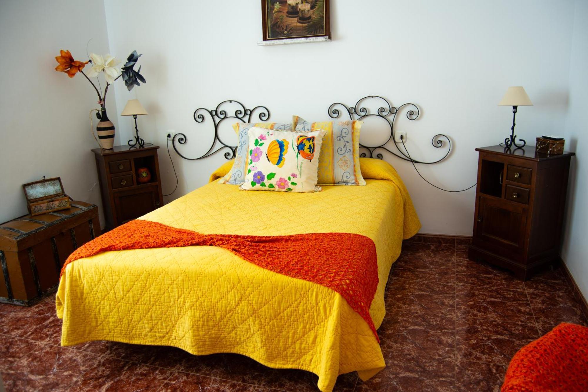 Alojamiento Rural Las Acacias Cabra Ngoại thất bức ảnh